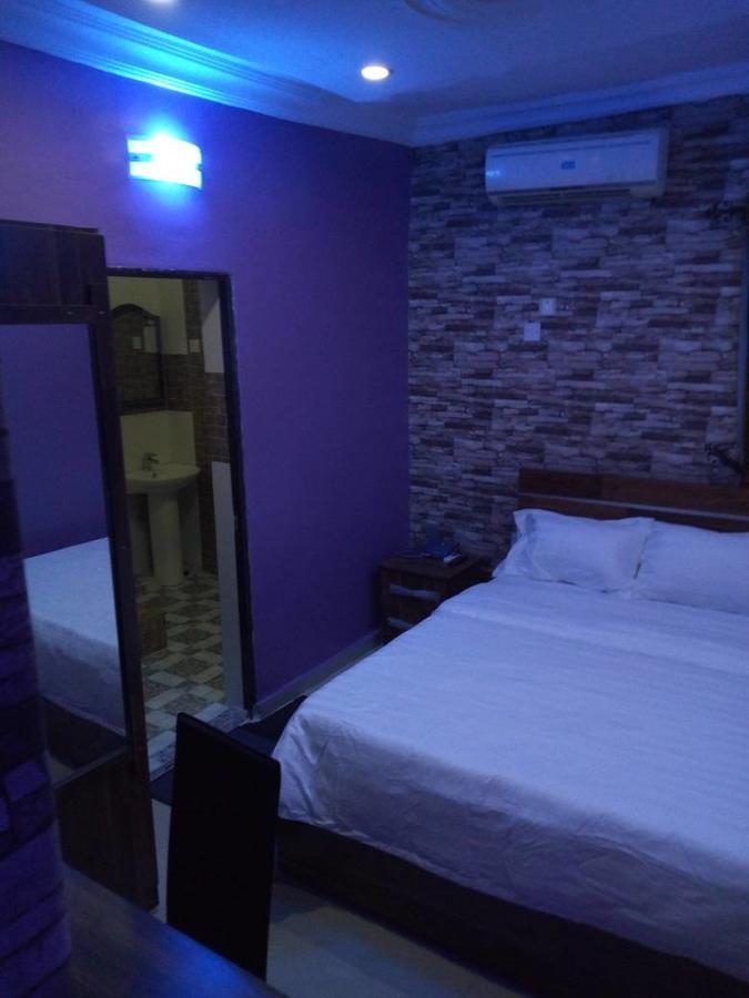Crestview Hotel & Suites Lagos Exterior photo