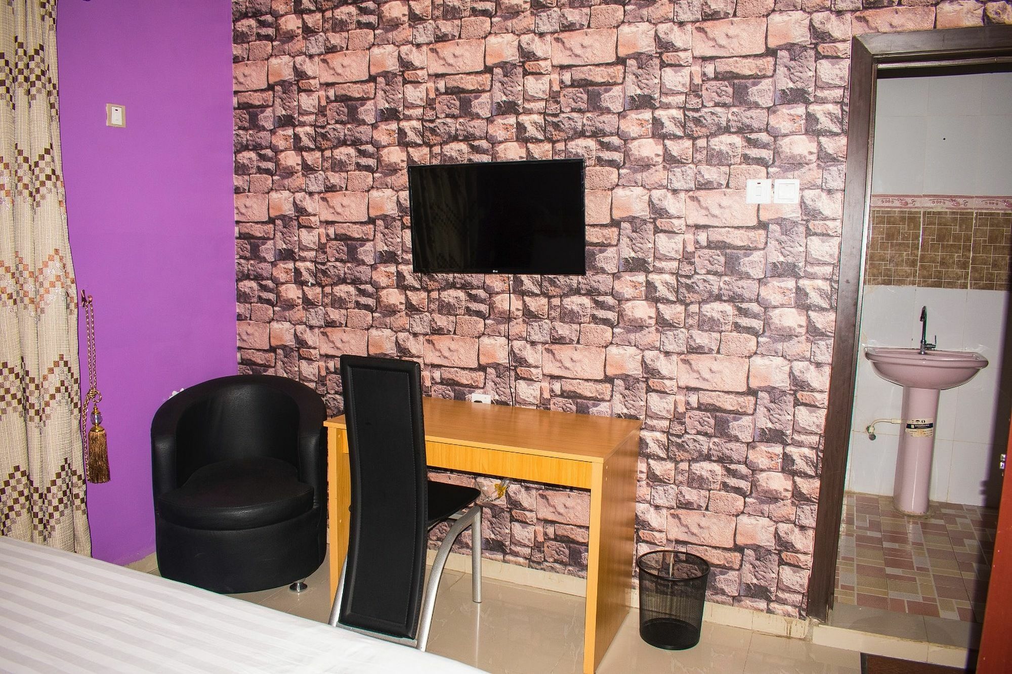 Crestview Hotel & Suites Lagos Exterior photo